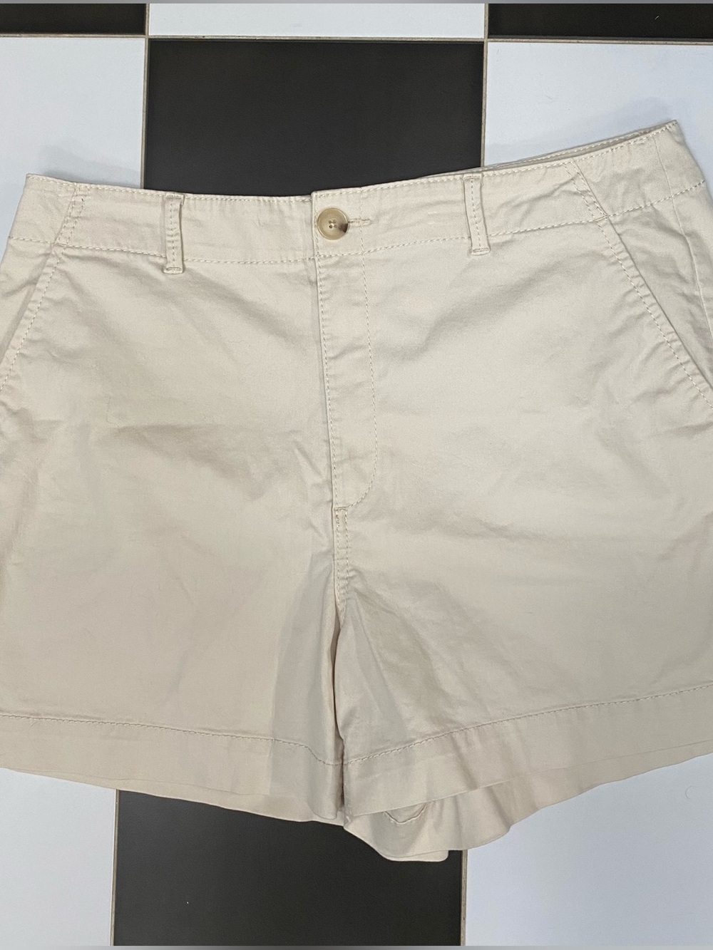 LOFT Light Tan Staple Khaki Button Front Everyday Cotton Shorts—Size 12